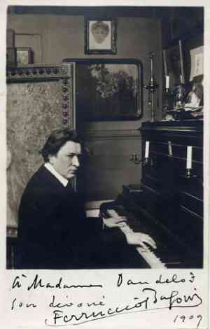 Ferruccio Busoni al pianoforte