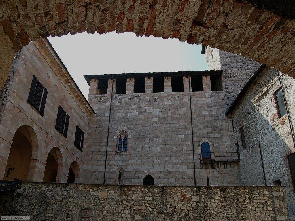 Angera Rocca Borromeo guida e foto